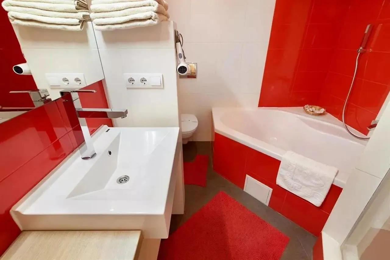 Large & Modern Flat With Balcony In Heart Of Lviv Apartment