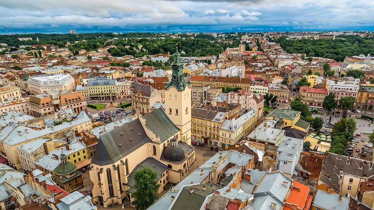 Large & Modern Flat With Balcony In Heart Of Lviv Apartment