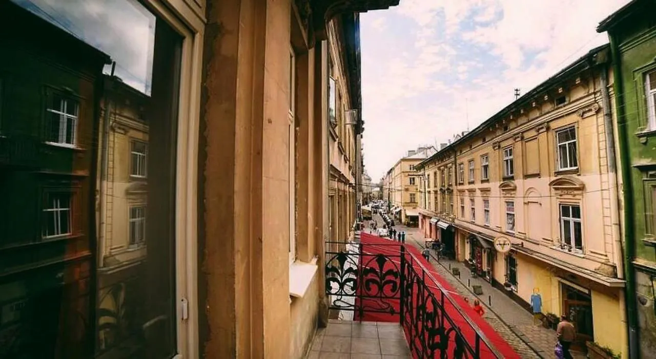 Large & Modern Flat With Balcony In Heart Of Lviv Apartment