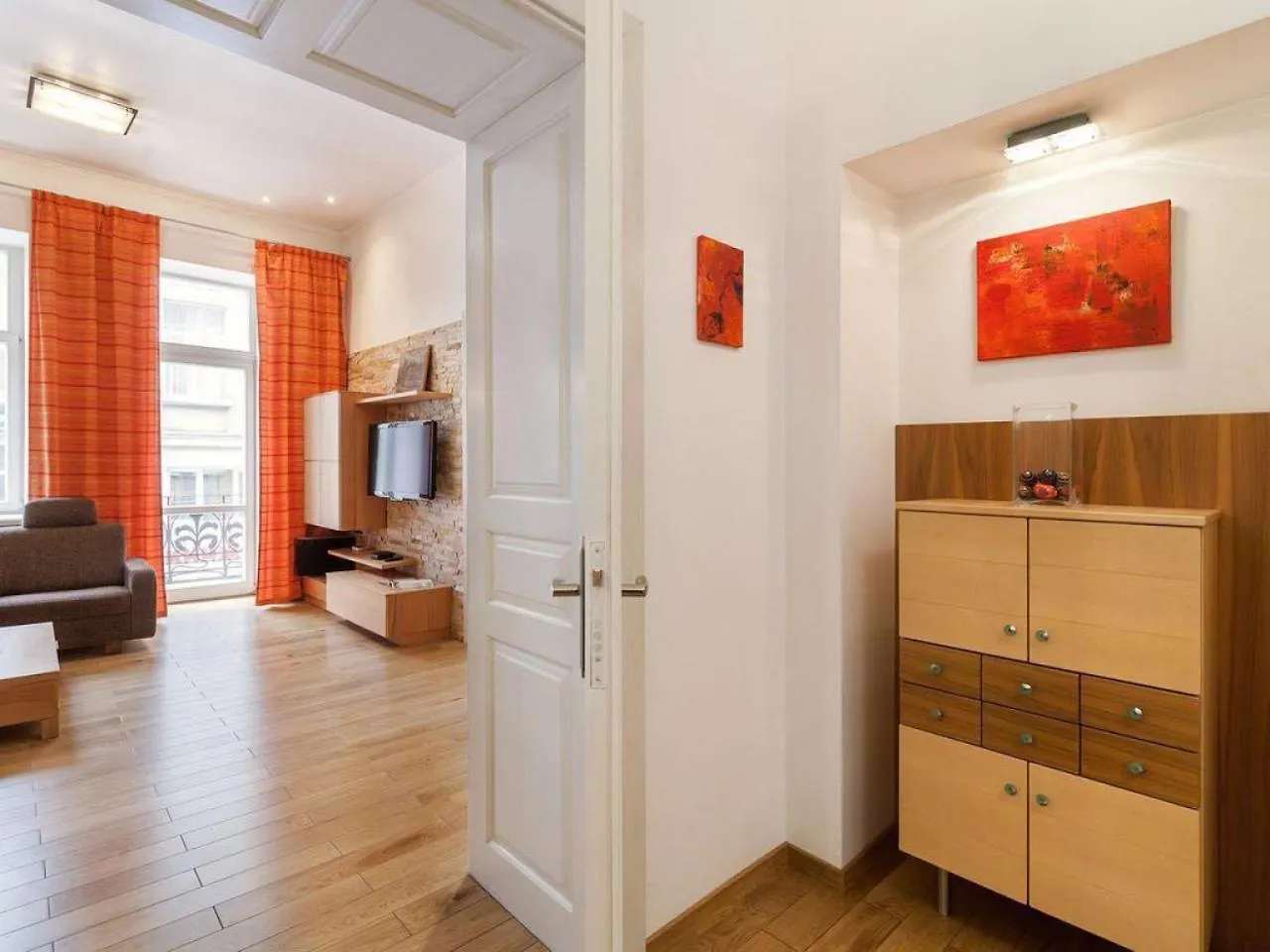 Large & Modern Flat With Balcony In Heart Of Lviv Apartment 0*,